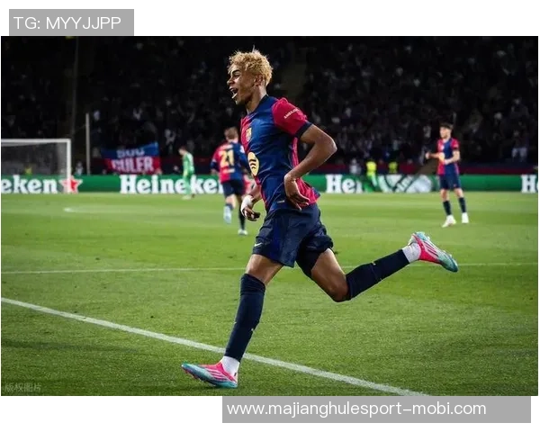 姆巴佩年仅17岁身价仅300万却轻松突破孔德巴黎三叉戟总身价却不及亚马尔一半